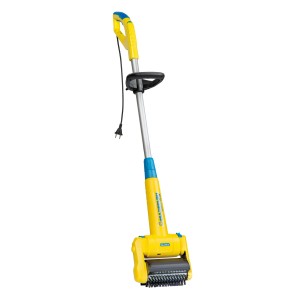 Elektrická povrchová kefa Gloria MultiBrush speedcontrol Plus pre záhradné práce.