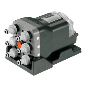 Automatický rozdeľovač vody Gardena so 6 výstupmi pre zavlažovacie počítače.