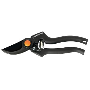 Záhradné nožnice Fiskars na presné rezy.