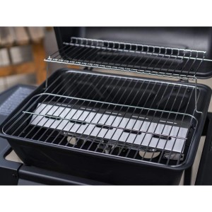 t.b.t. plynový gril s grilovacím roštom a ohrievacím roštom.