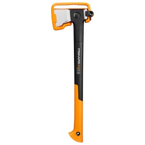 Štiepacia sekera Fiskars X24S s oranžovou rukoväťou a chráničom čepele.