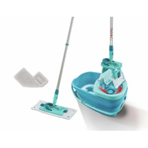 Leifheit Clean-Set Twist M Ergo: tyrkysový mop na podlahu, vedro so žmýkačkou, návlek MicroDuo a prachovka.