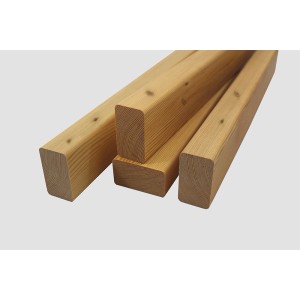 Hladko hobľovaná smrekovcová podkladová konštrukcia (4x7x200 cm) pre terasy, s certifikáciou FSC®.