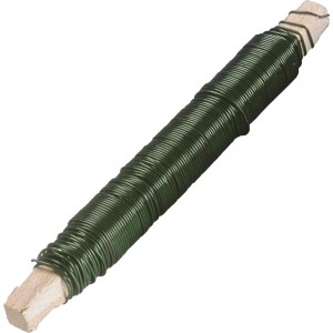 Zelený viazací drôt, hrúbka 0,7 mm a dĺžka 40 m, navinutý na drevenej cievke.