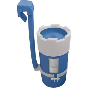 Skimmer pre oceľovú stenu bazéna Covina: Modro-biely skimmer na čistenie vodnej hladiny.