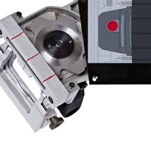 Einhell TC-BJ 900 frézka na lamely, detailný pohľad na hliníkovú základnú dosku a frézu.
