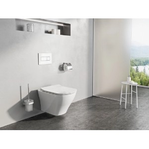 Závesné WC s ovládacím panelom v modernej kúpeľni.