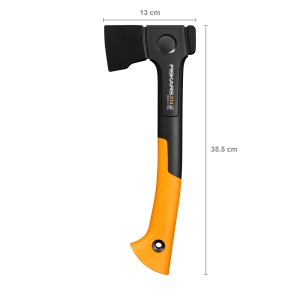 Univerzálna sekera Fiskars X-series X14, 35,5 cm, s čiernou hlavou a oranžovou rukoväťou.
