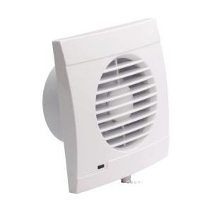 Biely ventilátor t.b.t. na montáž na stenu.