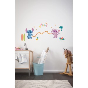 Dekoračné nálepky Komar Stitch Aloha ako dekorácia na stenu v detskej izbe.
