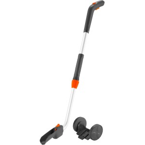 Gardena teleskopická násada s kolieskami pre nožnice na trávu, výškovo nastaviteľná pre pohodlnú prácu.