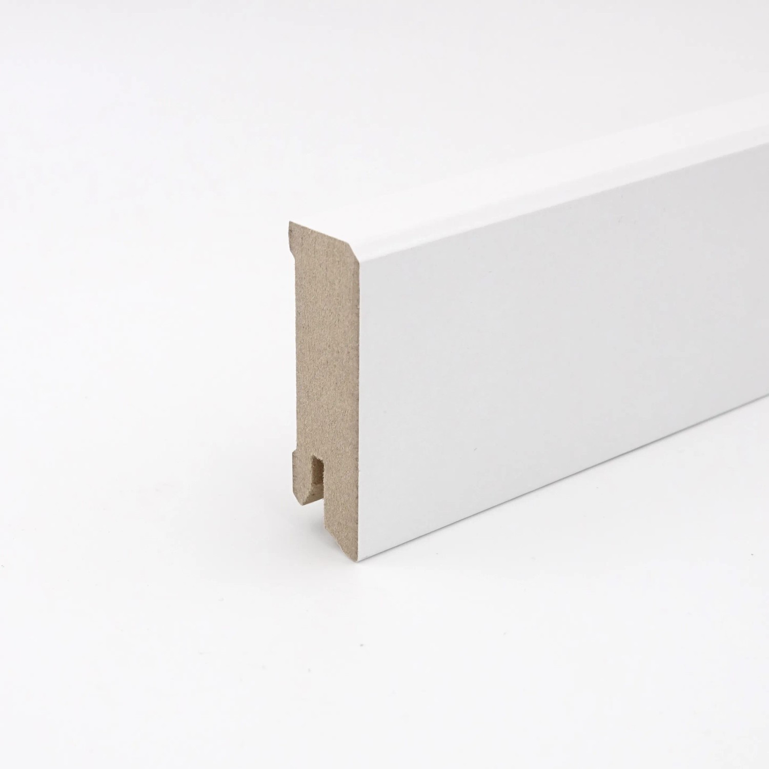 E-shop Soklová lišta White&Black Cubica biela, 60 x 18 x 2400 mm