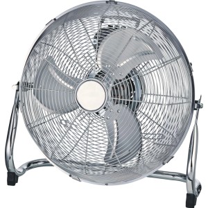 Otočný podlahový ventilátor Ø 40 cm, kovový, s funkciou oscilácie pre príjemné chladenie.
