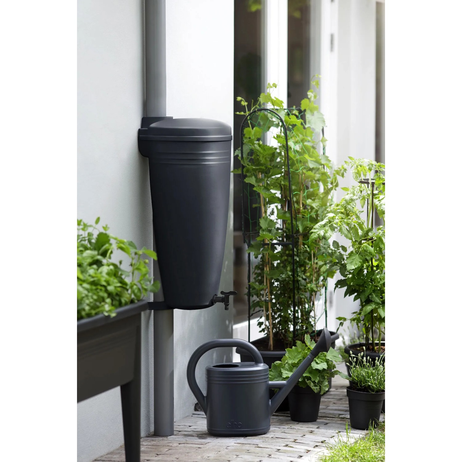 E-shop elho Sud na dažďovú vodu Green Basics čierny, 35 l, 33 x 73 x 38 cm