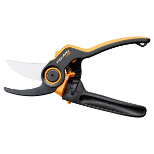 Záhradné nožnice Fiskars Bypass P981 X-Series, oranžovo-čierne, pre presné rezy.
