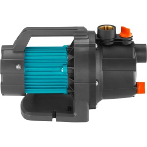 Sada záhradného čerpadla Gardena 3000/4 Basic, modré elektrické čerpadlo s príslušenstvom.