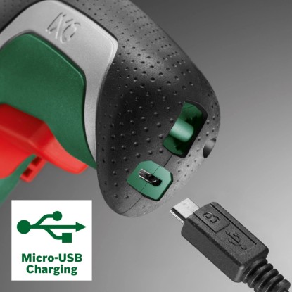 Akumulátorový skrutkovač Bosch IXO 7: detail nabíjacieho portu Micro-USB.