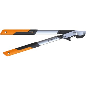 Prevodové nožnice Fiskars PowerGearX LX94-M, bypassové nožnice s oranžovo-čiernymi rukoväťami a striebornými ramenami.