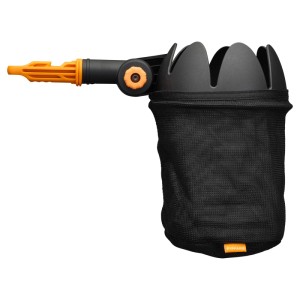 Zberač ovocia Fiskars OneClick so sieťovaným vreckom v oranžovej a čiernej farbe.