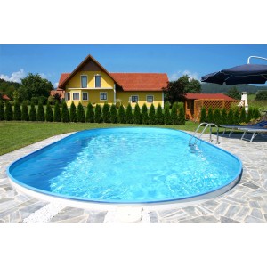 Oválny bazén Summer Fun FARO s oceľovou stenou, 600x320x120 cm, zabudovaný v záhrade s rebríkom.