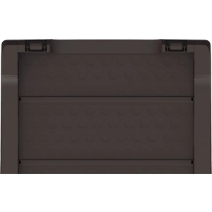 Detail hnedého univerzálneho boxu Duramax Durabox 270L s vekom a bočnými prvkami.