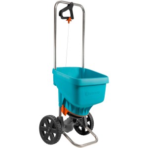 Gardena XL posypový vozík v tyrkysovej farbe s veľkými kolesami a nastaviteľným krytom.