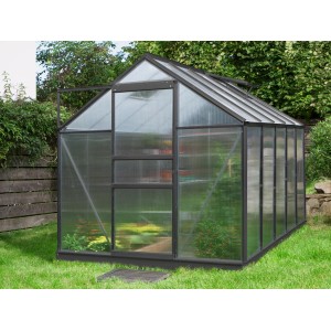 Čierny skleník Vitavia Venus 6200 HKP s polykarbonátovými panelmi v záhrade.